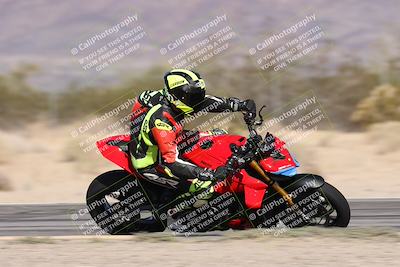 media/Dec-01-2025-Moto Forza (Mon) [[2daa91e15f]]/2-Intermediate Group/Session 3 (Turn 7 Inside Pans)/